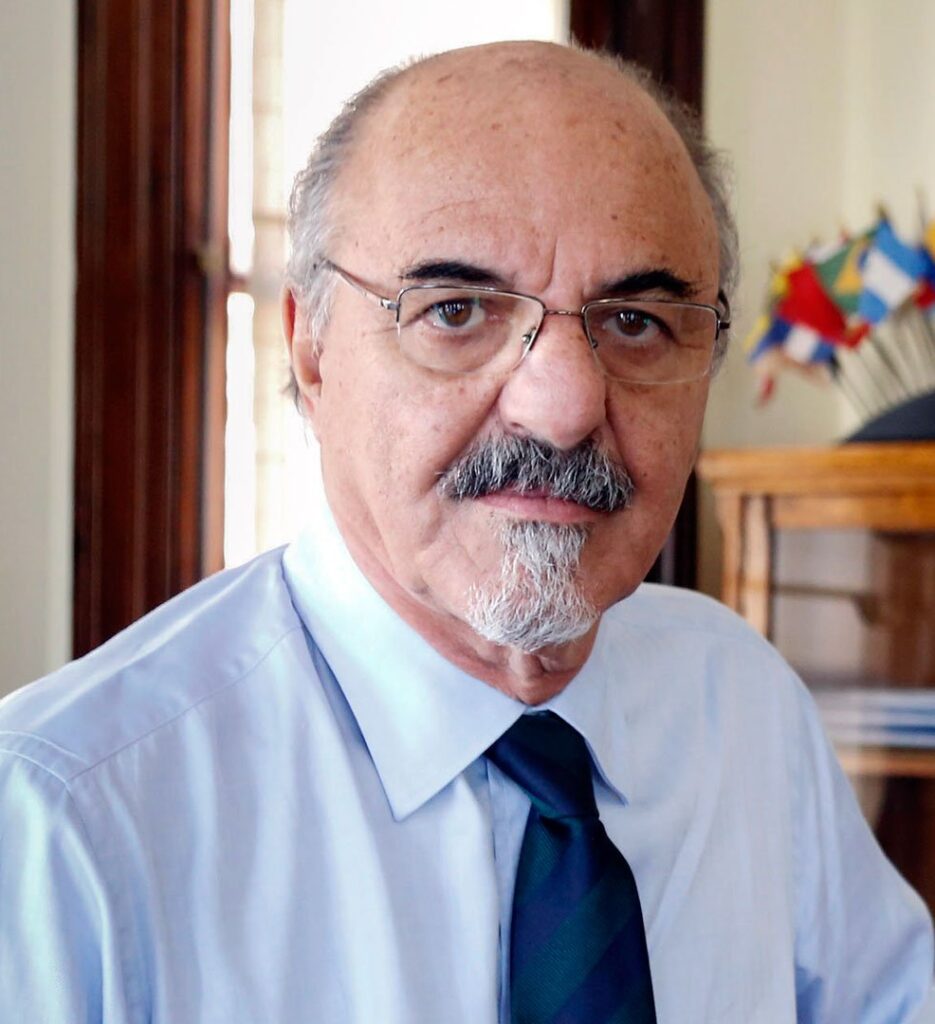 Tomada Carlos